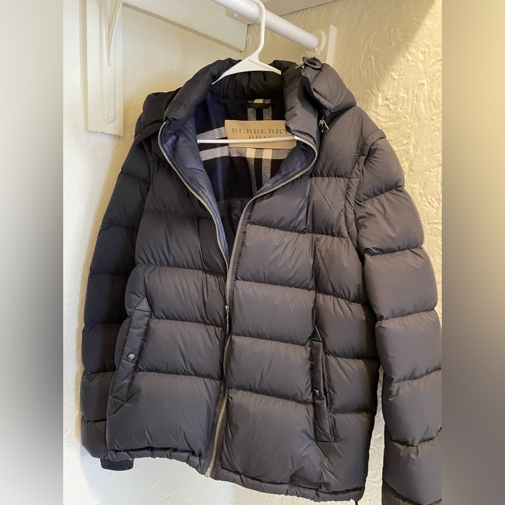 In new condition! Black Burberry down puff jacket!